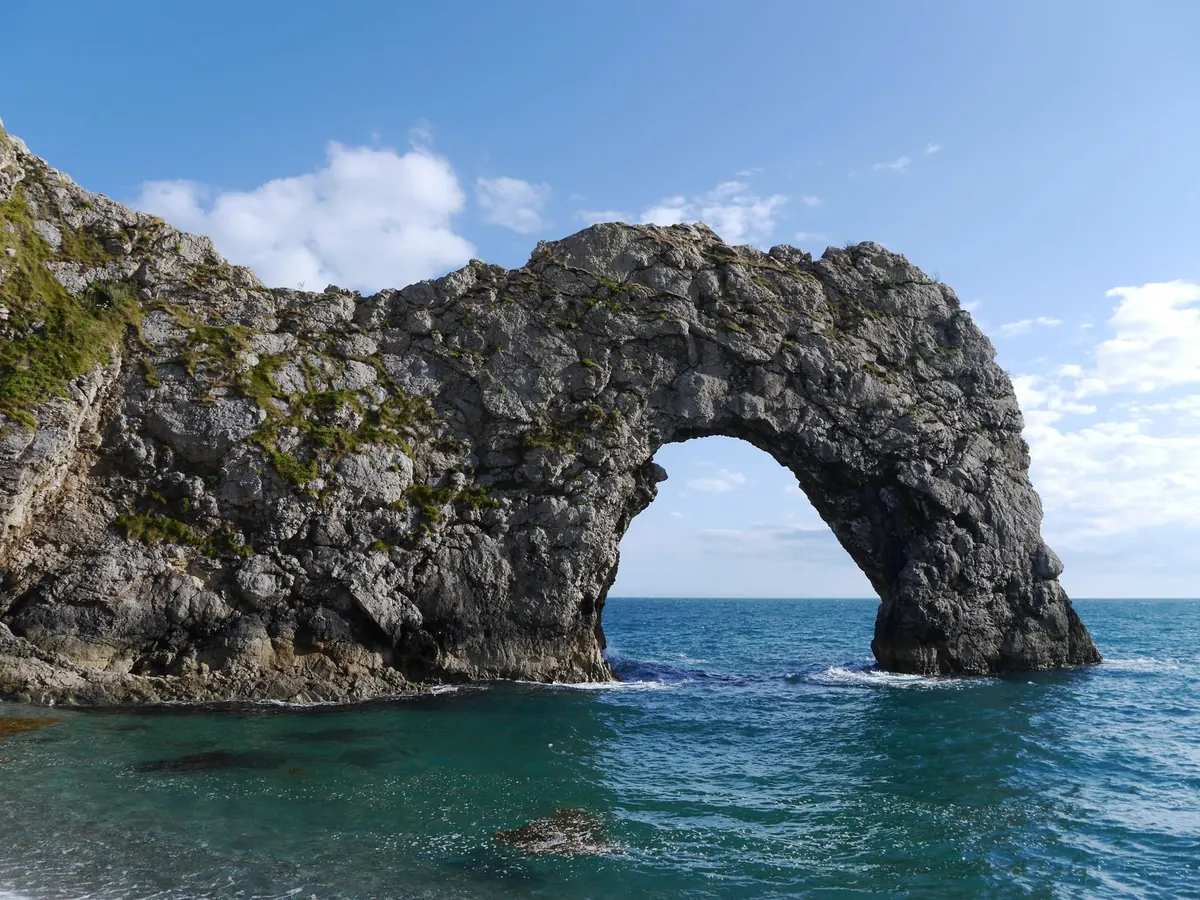 Lulworth Cove vs Durdle Door: Which Walk Is Better for You?